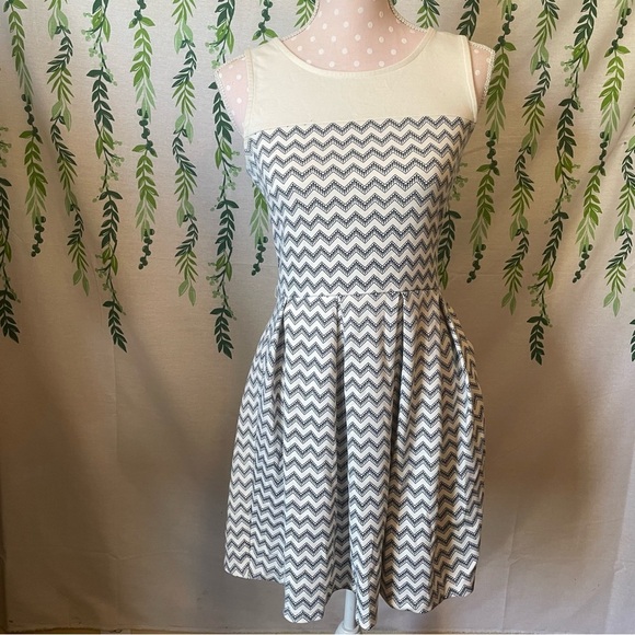 Size S Altar’d State Dress B2 - Picture 1 of 5